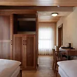 Hotel Ganz & 4*