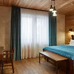 Ganz & Hotel